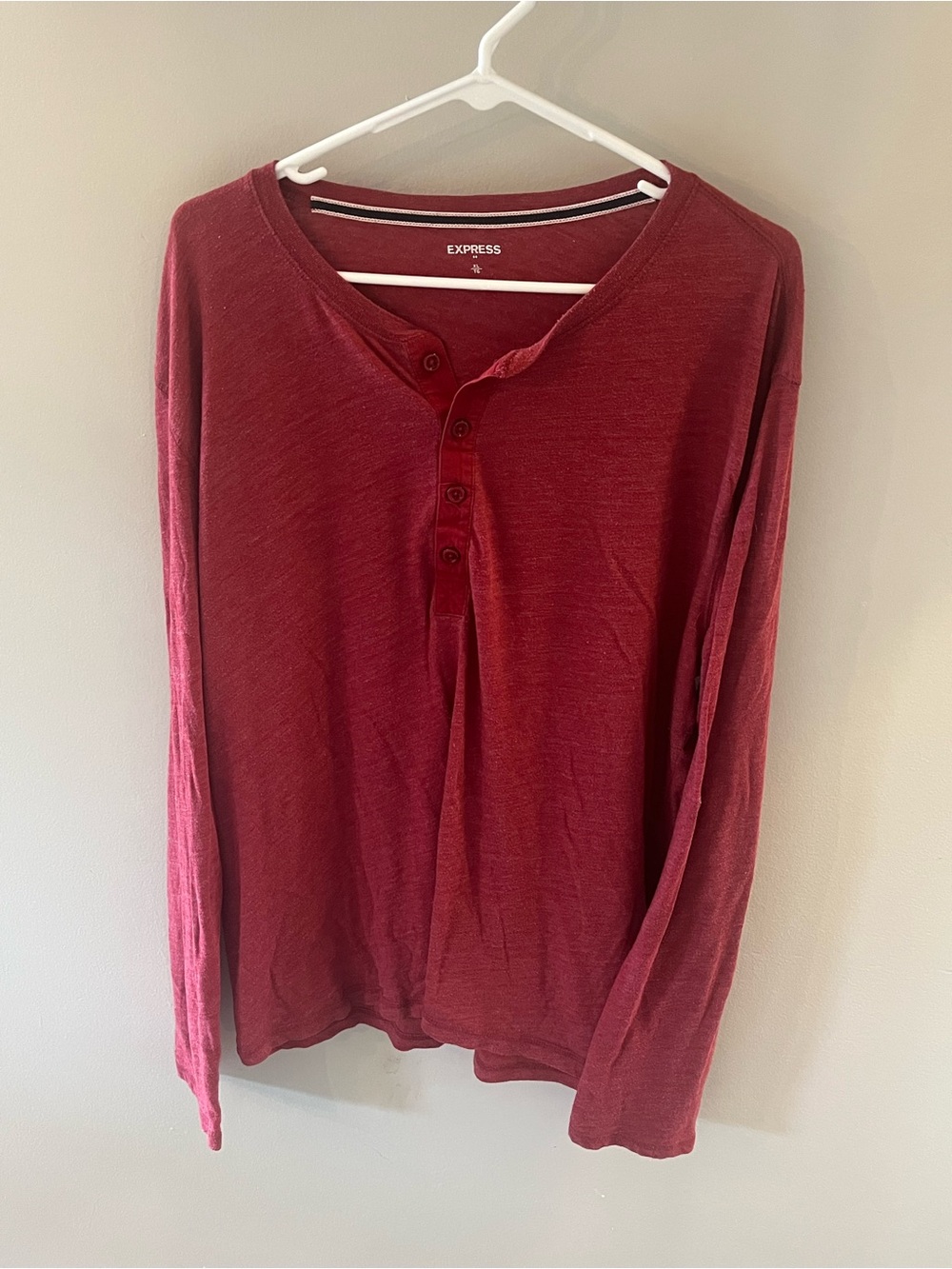 Express Long-Sleeve Henley Top in Burgundy Red